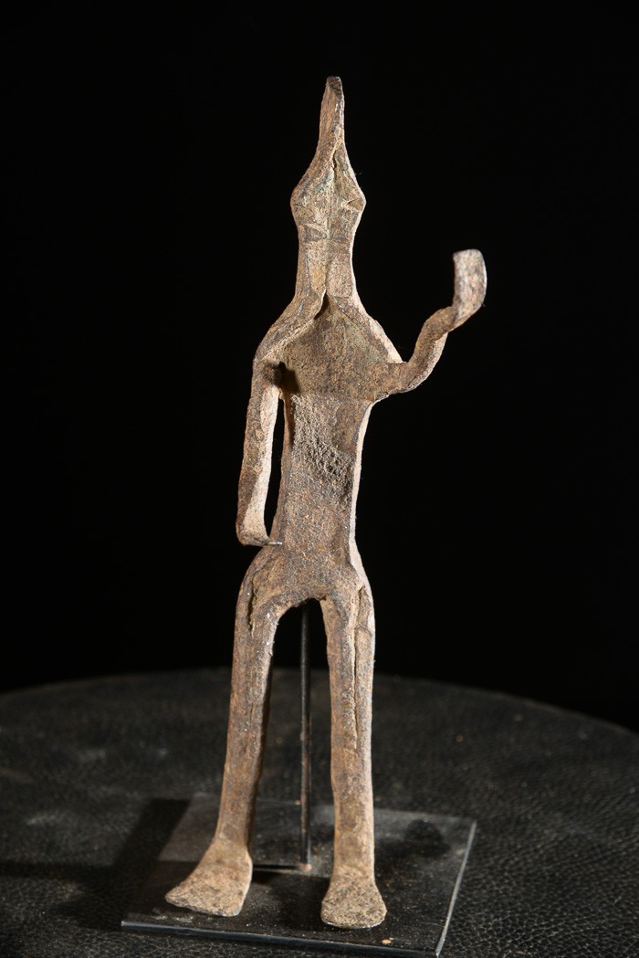 Figure rituelle en fer noir - Mumuyé - Nigéria